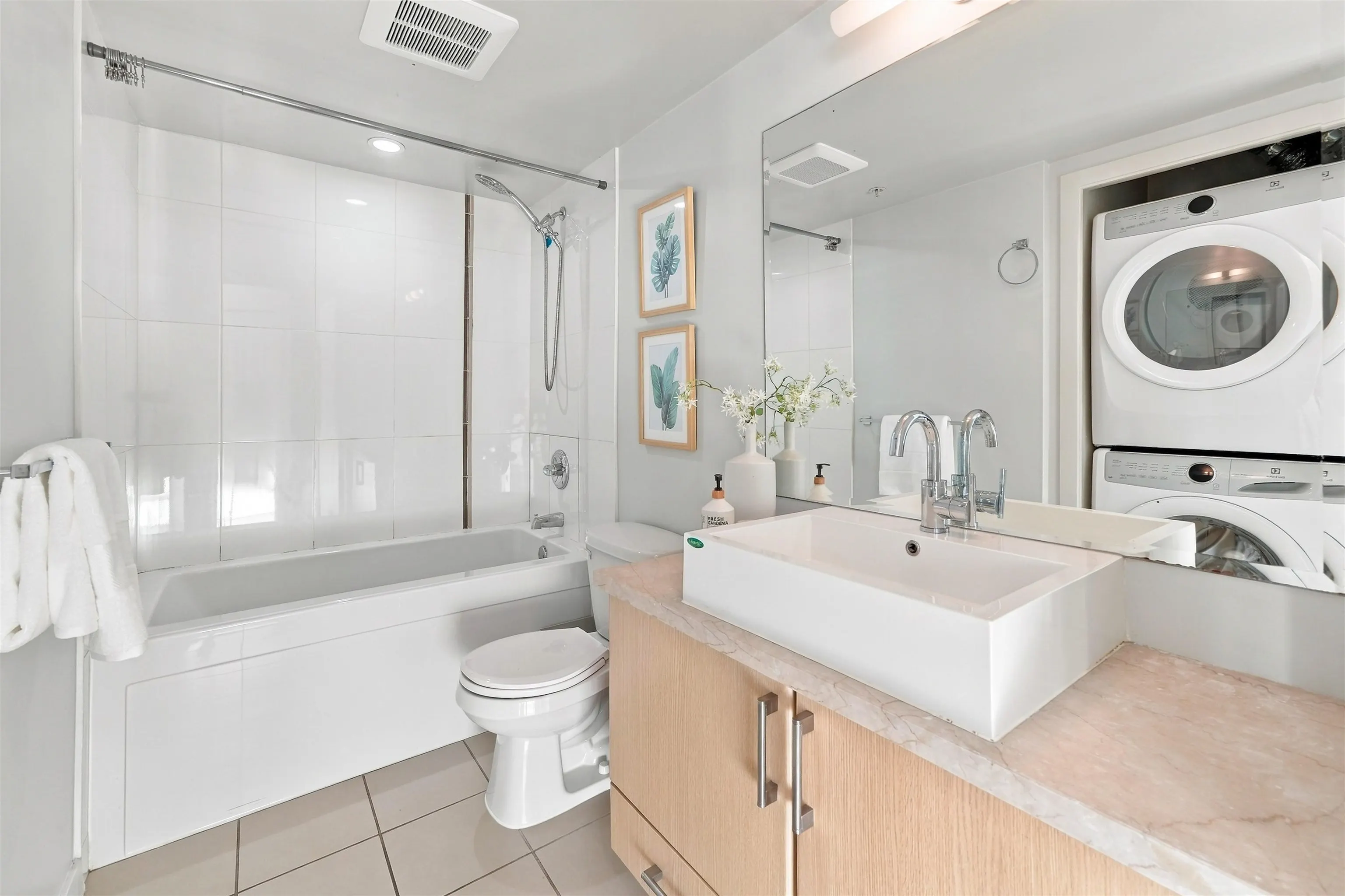 1068 W Broadway #709