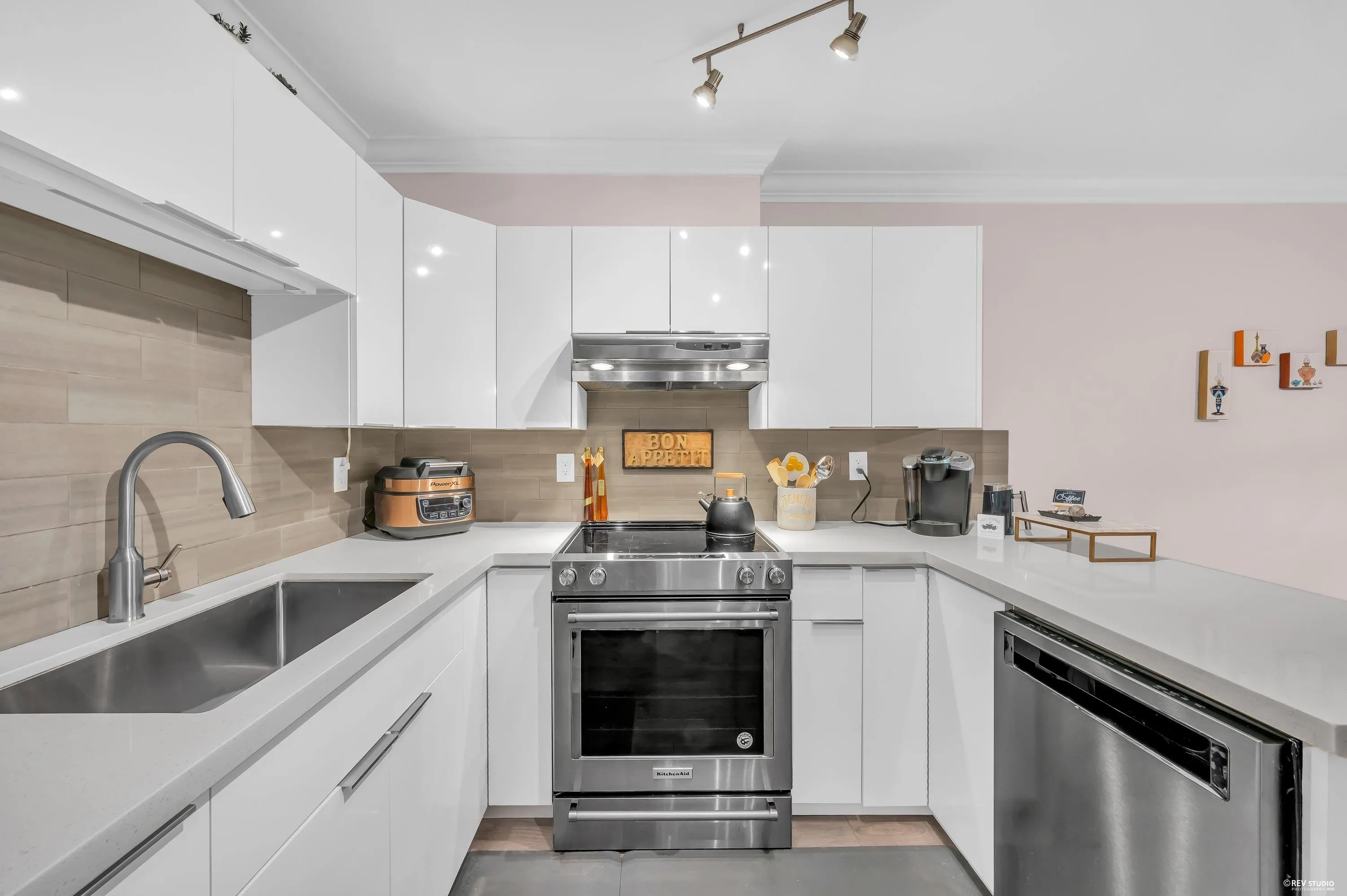 181 Ravine Drive #9