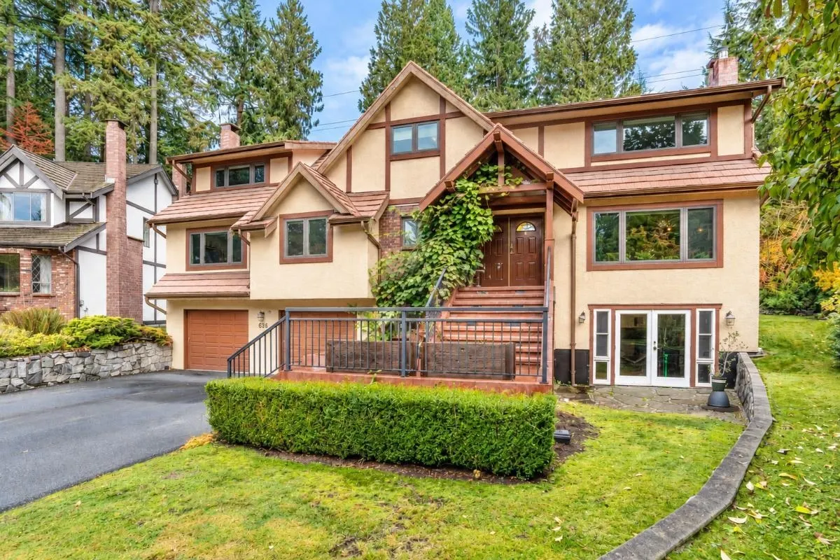 696 Wellington Place