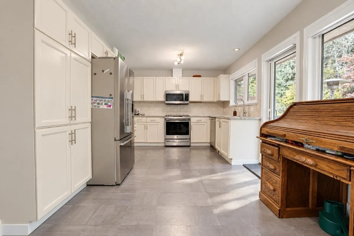 696 Wellington Place
