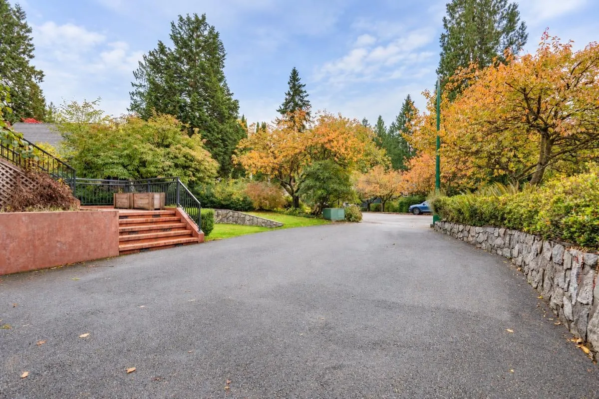 696 Wellington Place