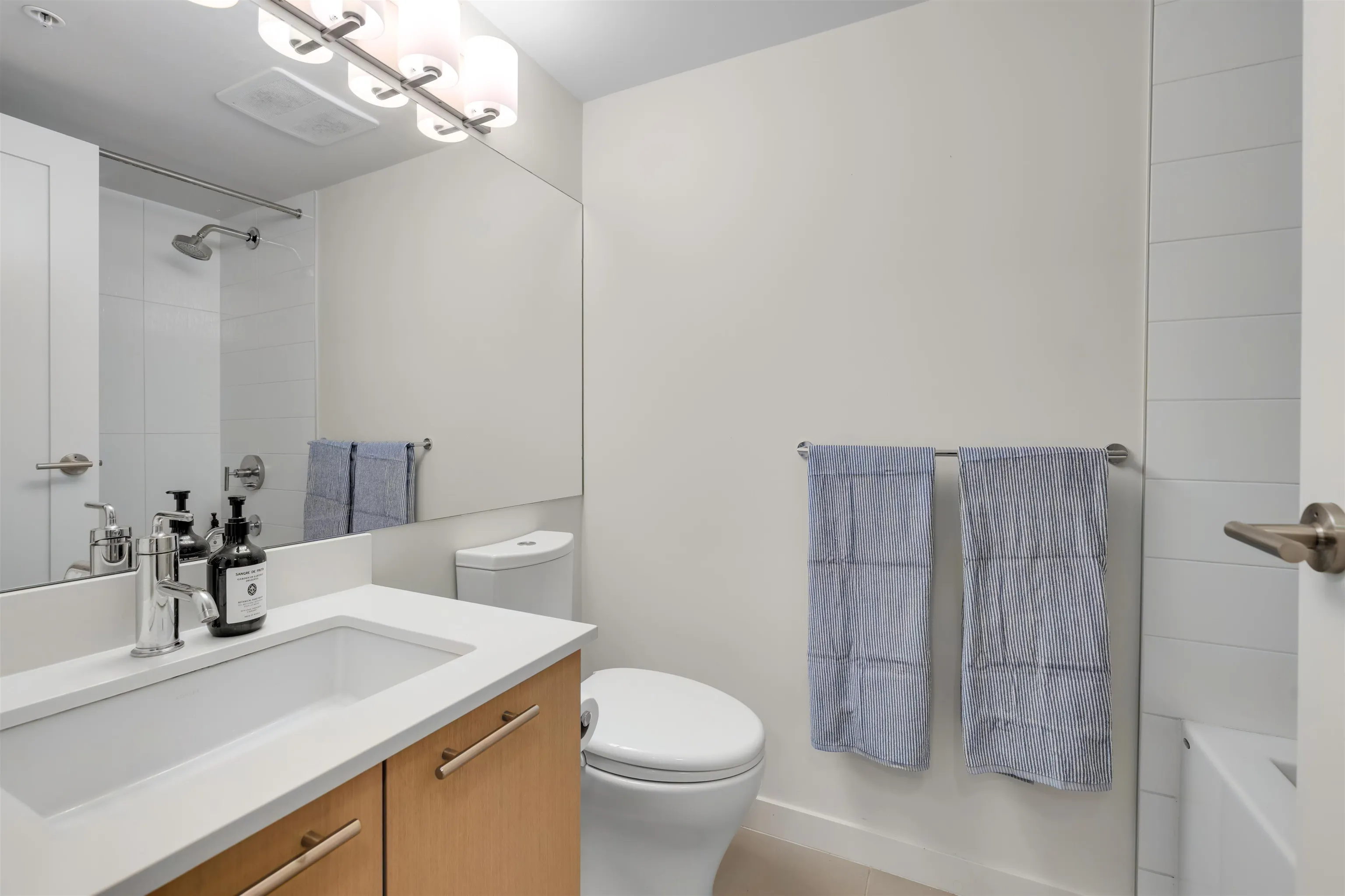 2715 Spring Street #103
