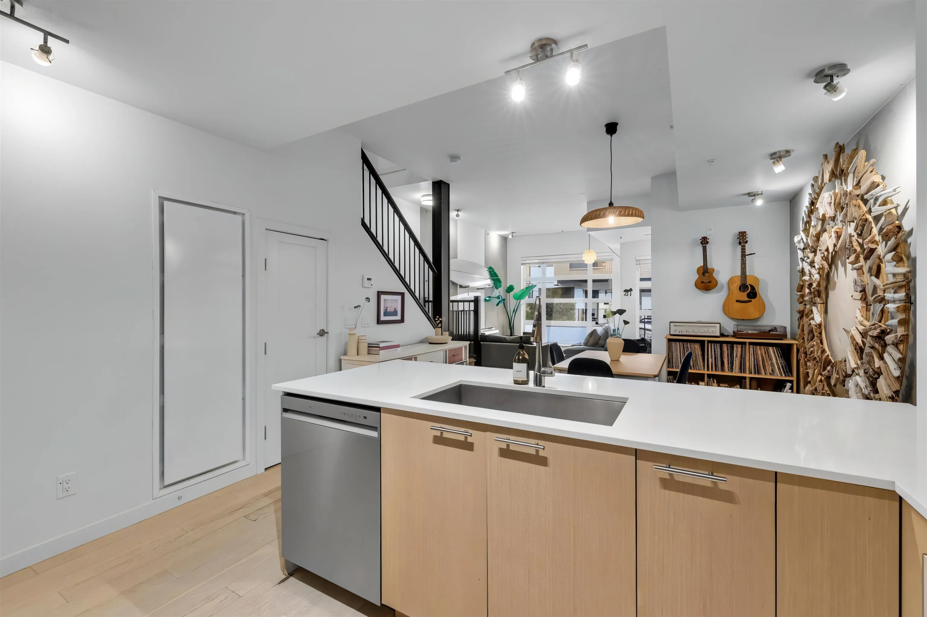2715 Spring Street #103