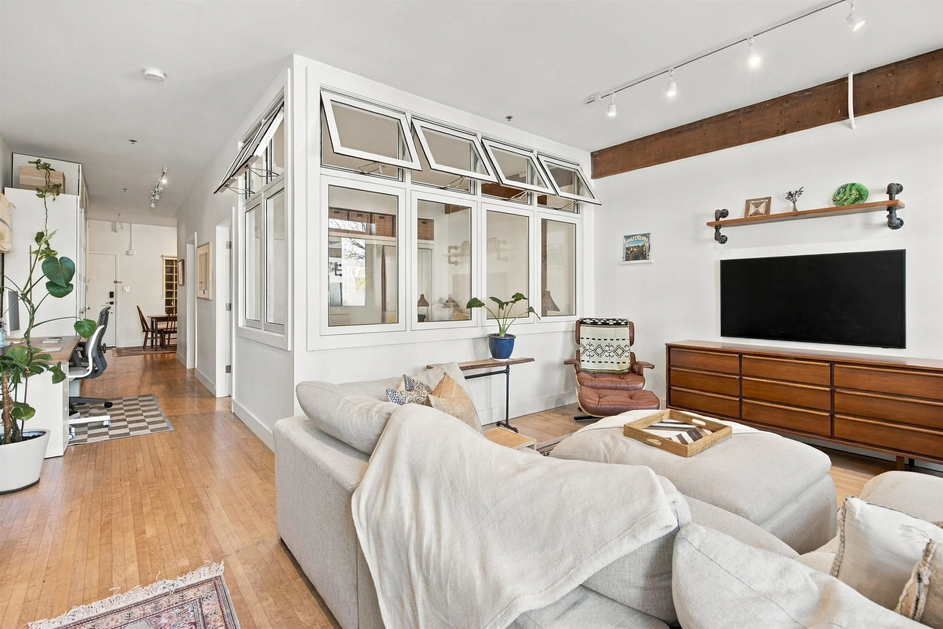 2556 E Hastings Street #202