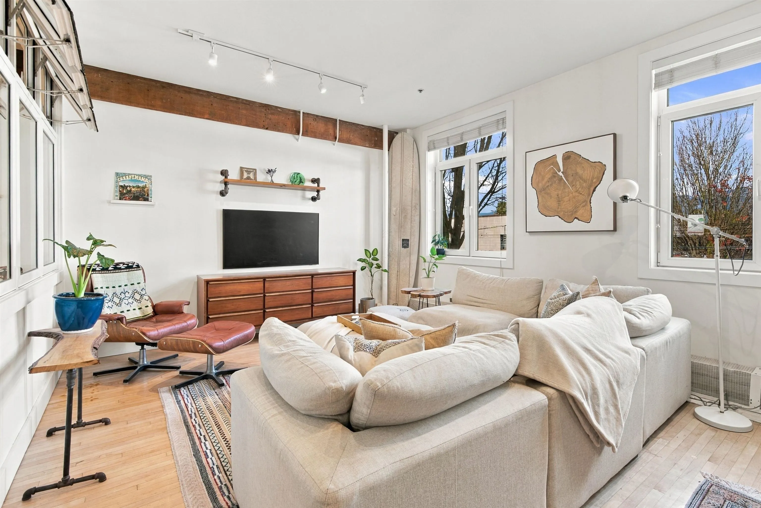2556 E Hastings Street #202