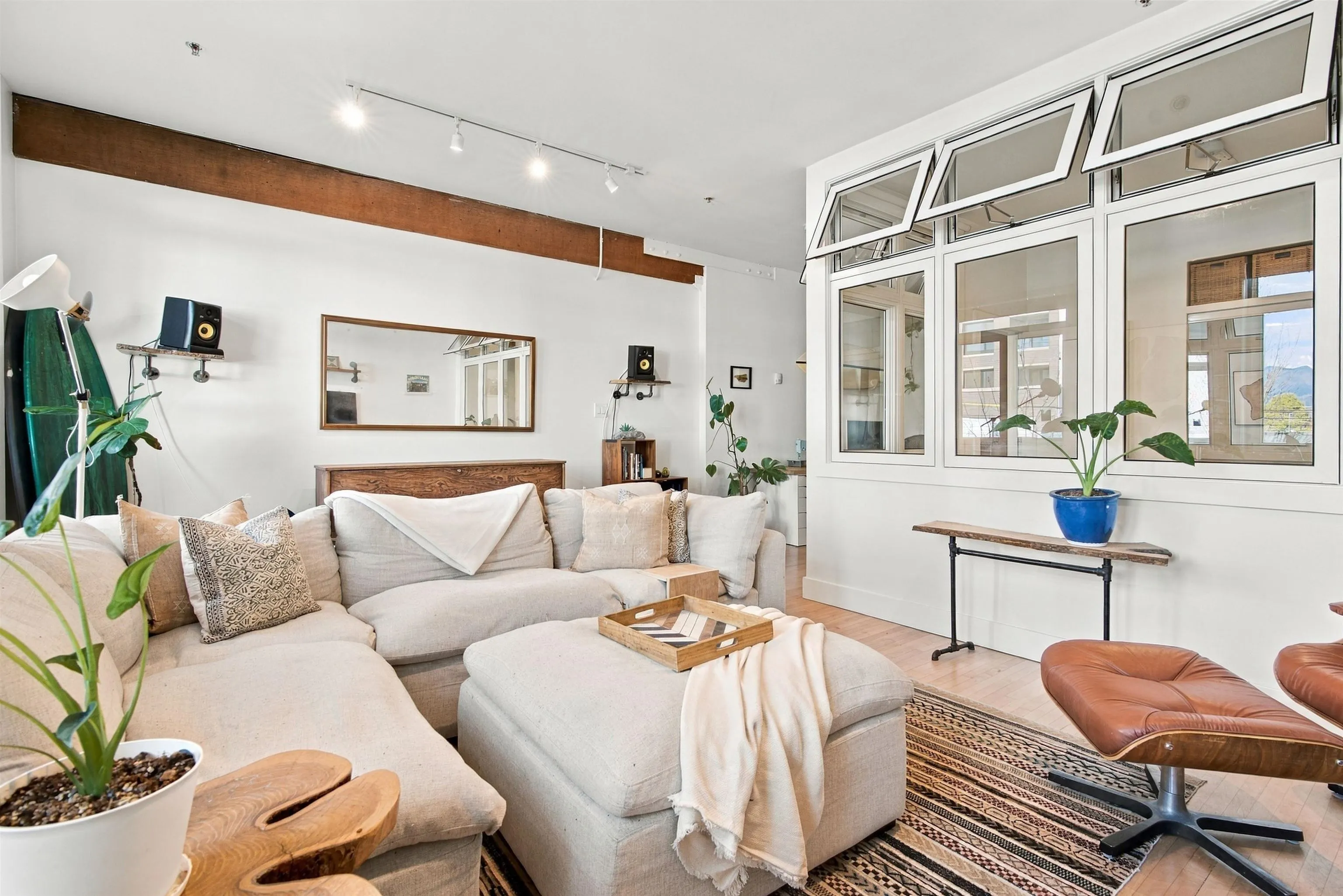 2556 E Hastings Street #202