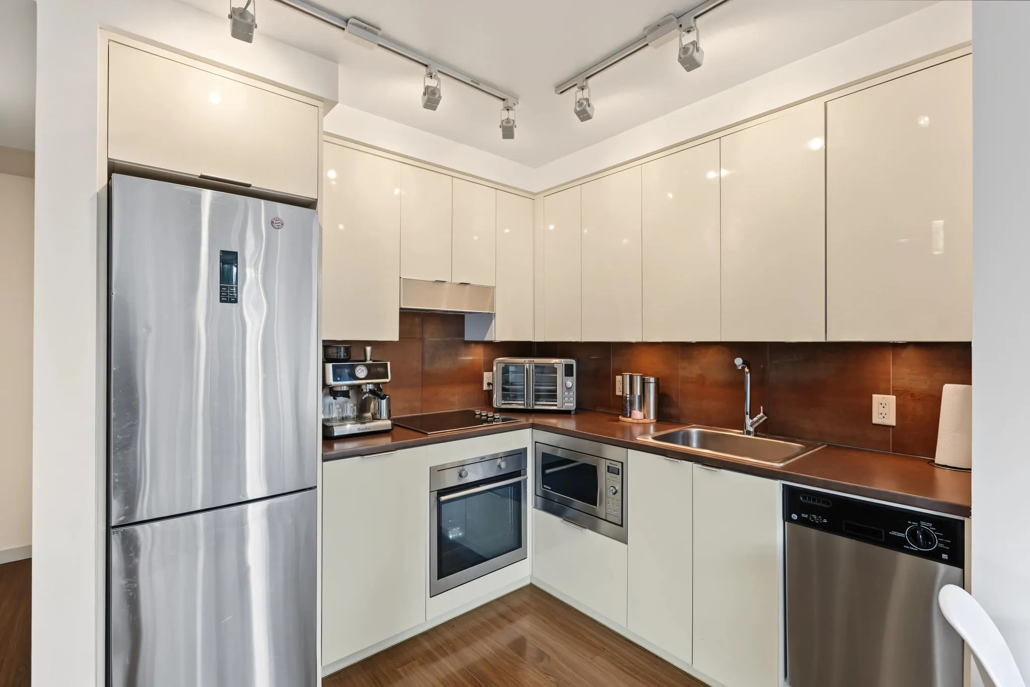 161 W Georgia Street #315
