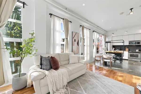 272 E 4th Avenue #307