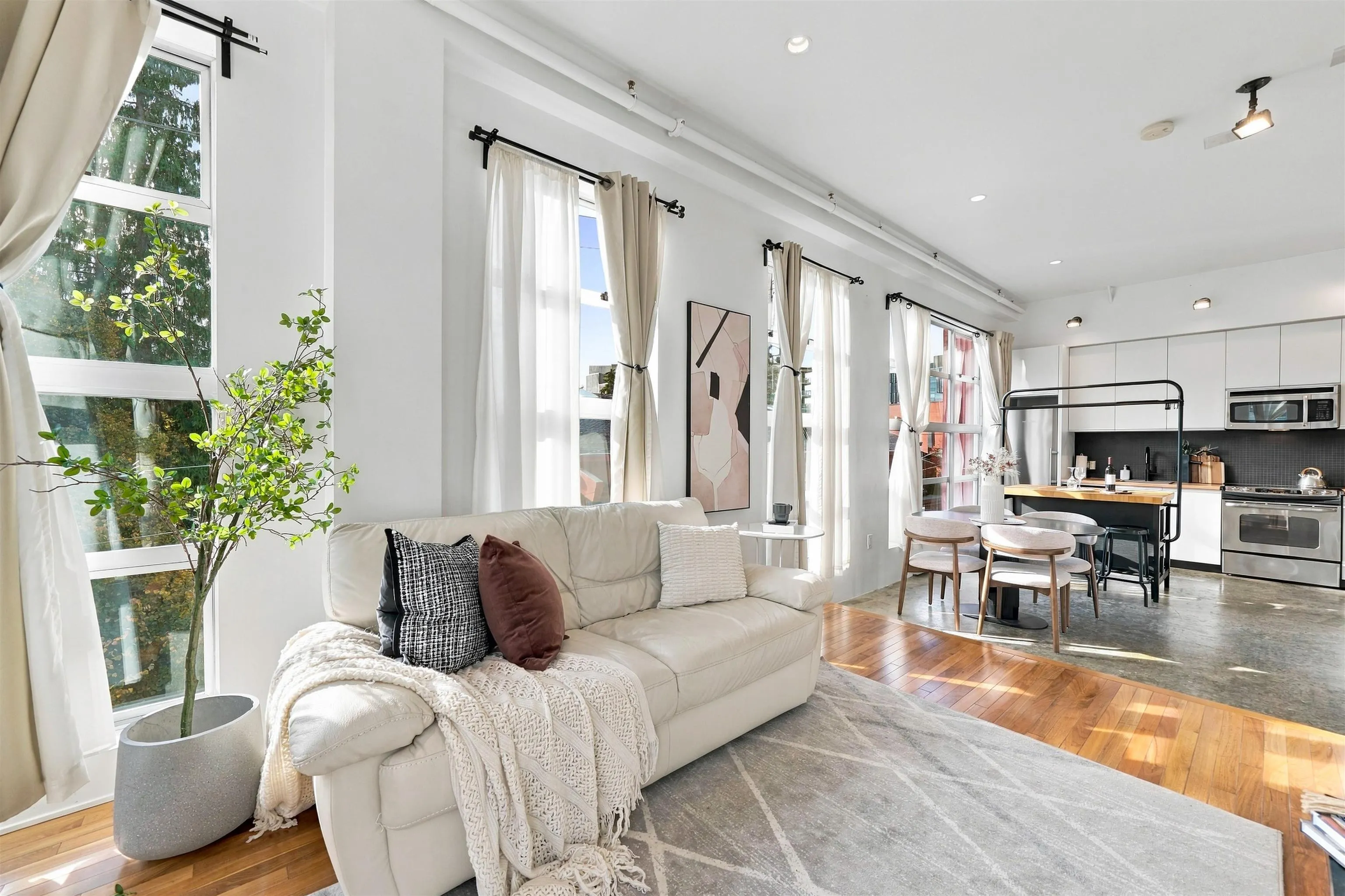 272 E 4th Avenue #307