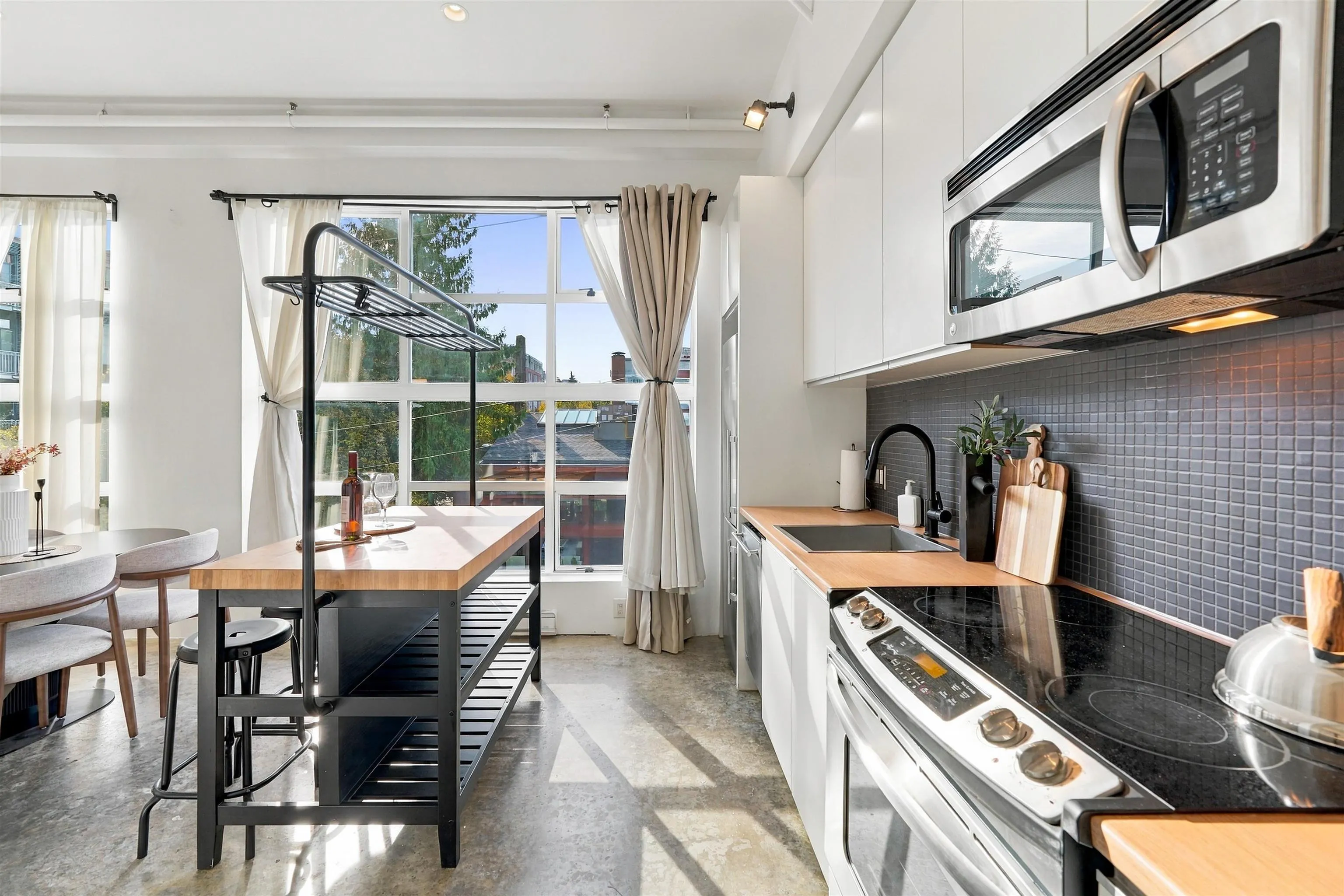 272 E 4th Avenue #307