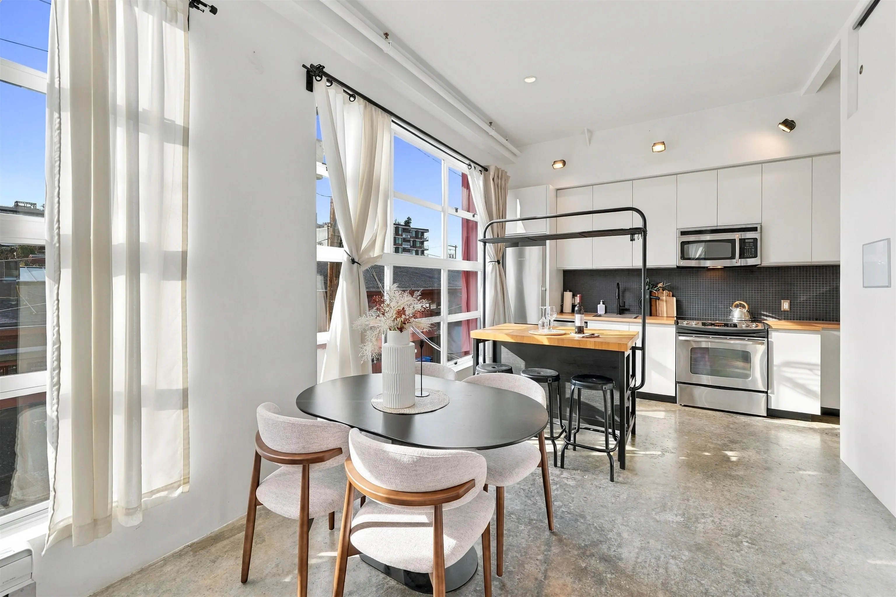 272 E 4th Avenue #307