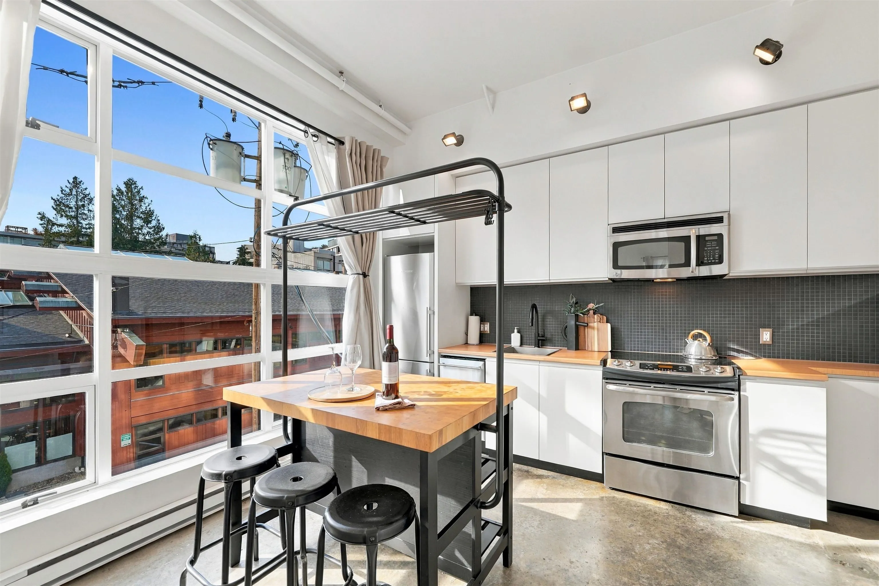 272 E 4th Avenue #307