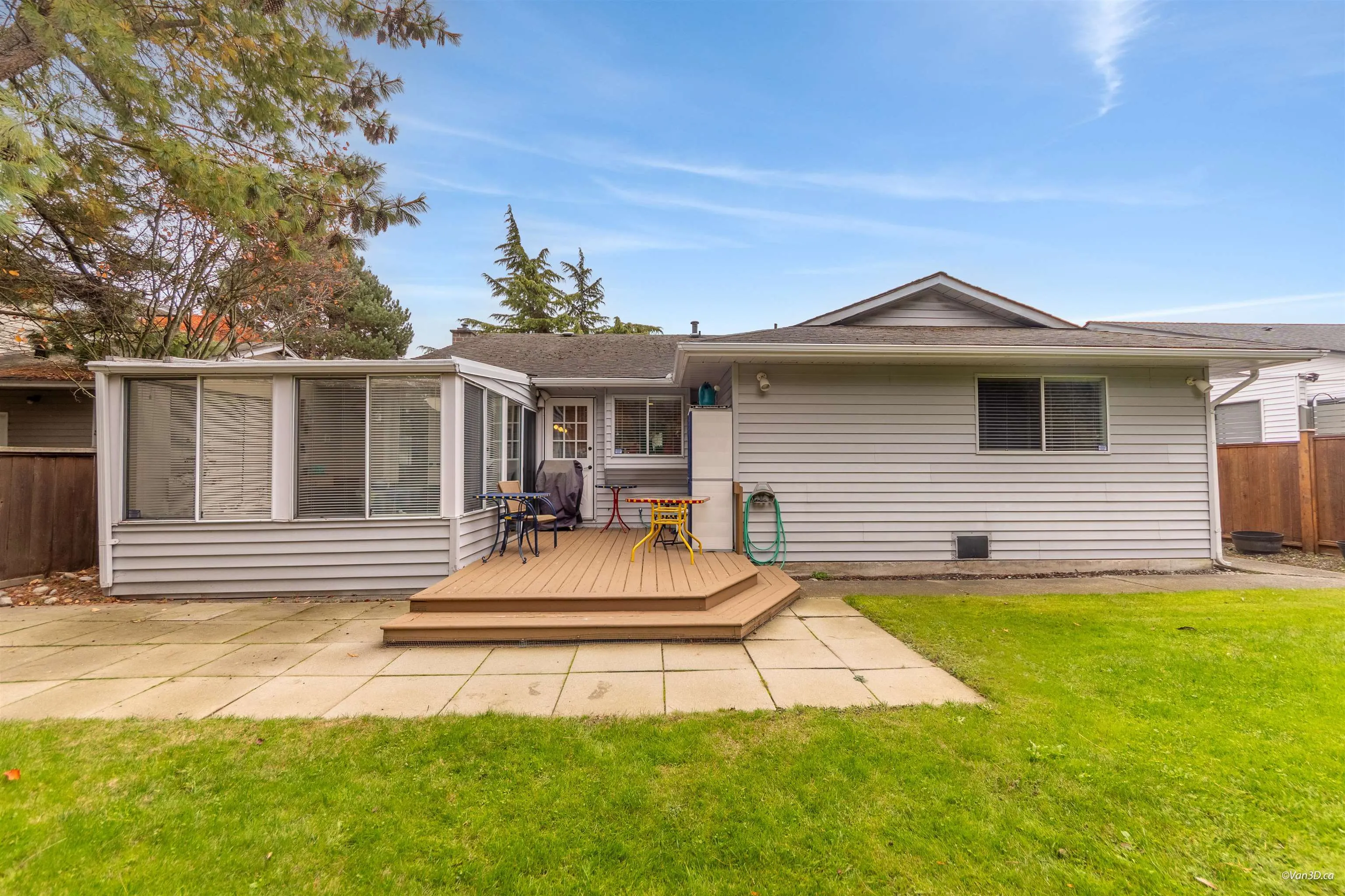 15089 19a Avenue