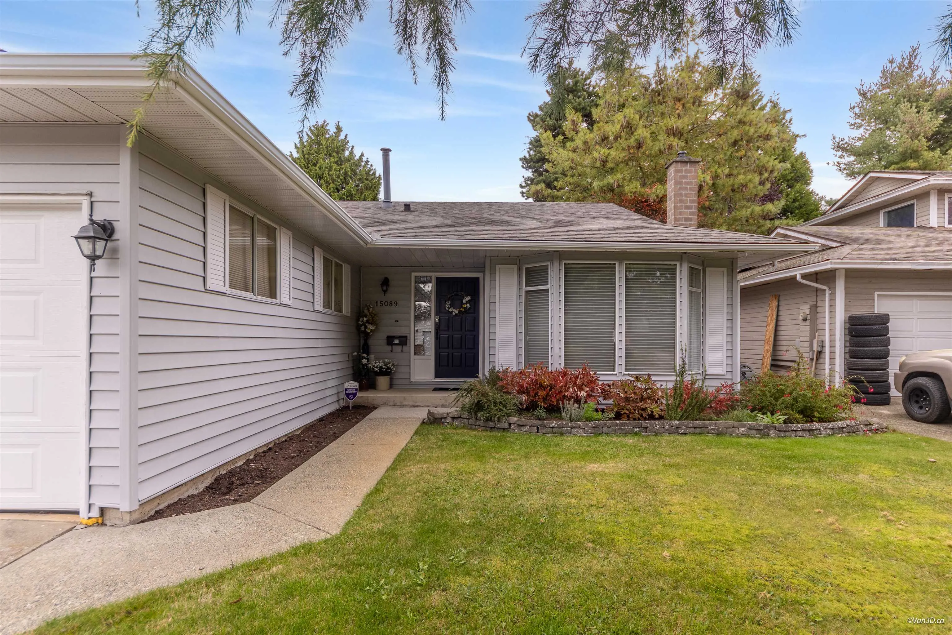 15089 19a Avenue