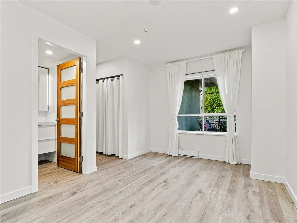1729 E Georgia Street #203