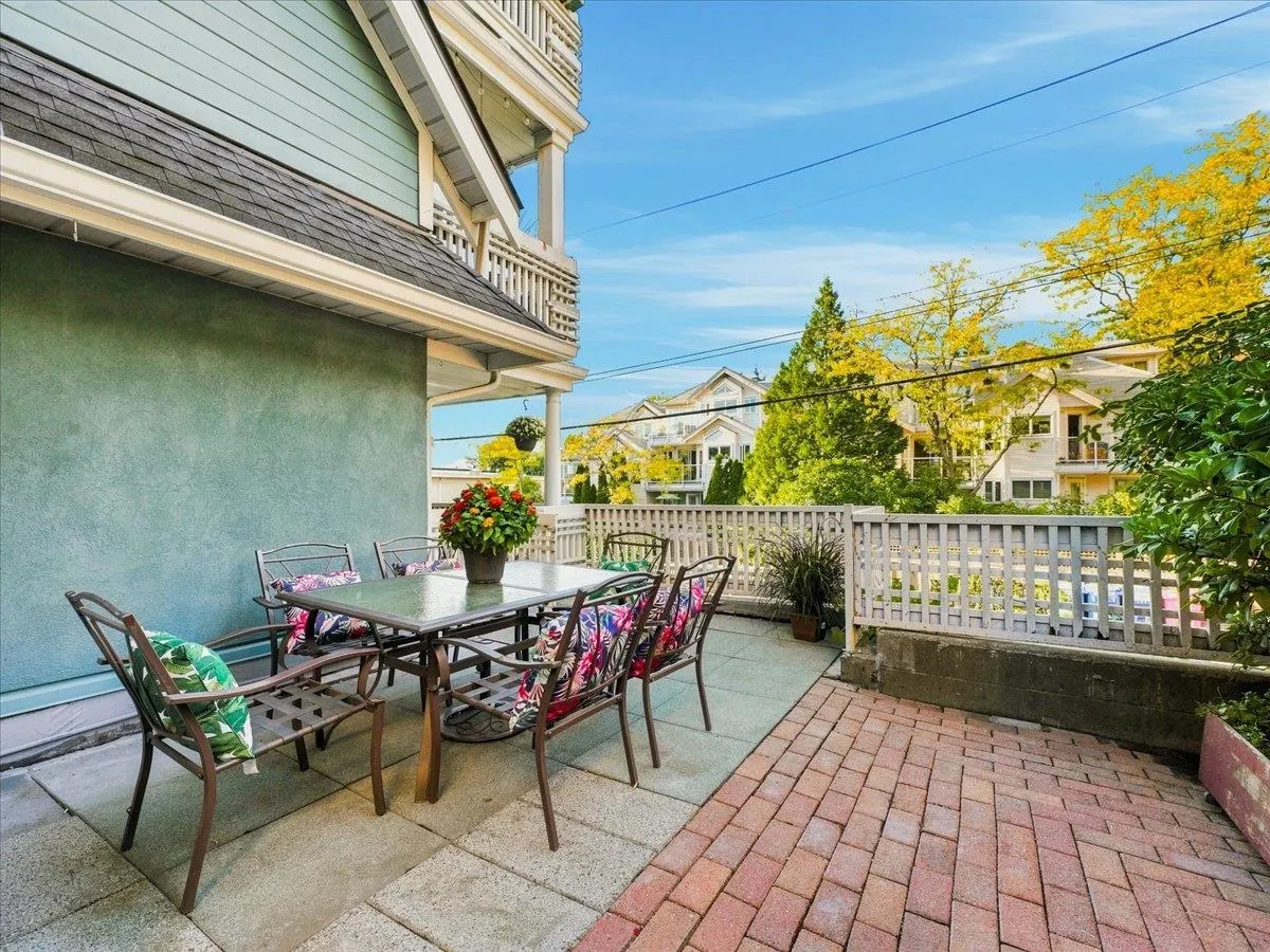 1729 E Georgia Street #203