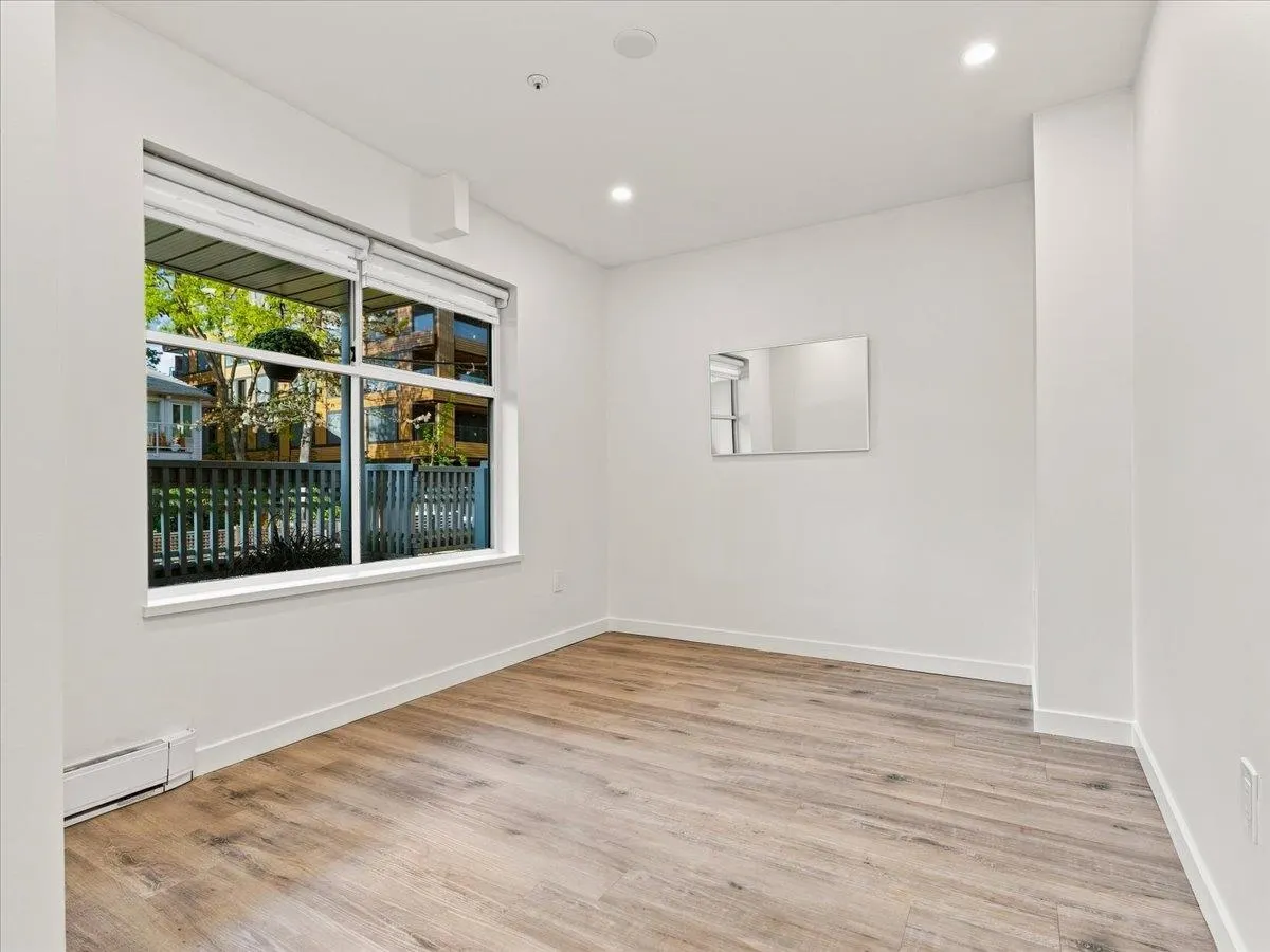 1729 E Georgia Street #203