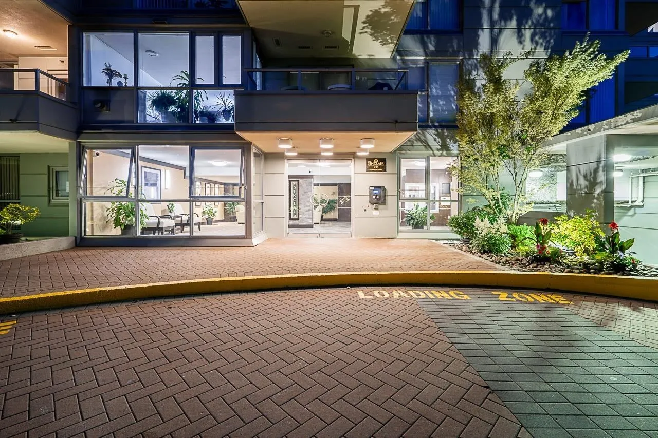235 Guildford Way #1105