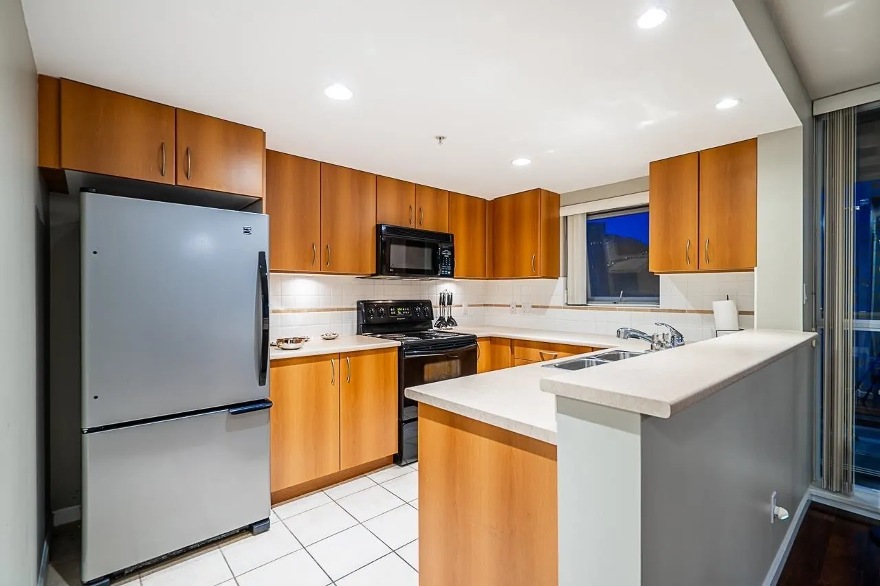 235 Guildford Way #1105