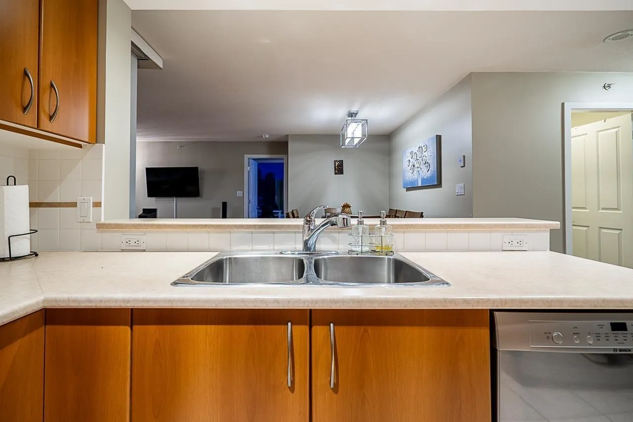 235 Guildford Way #1105