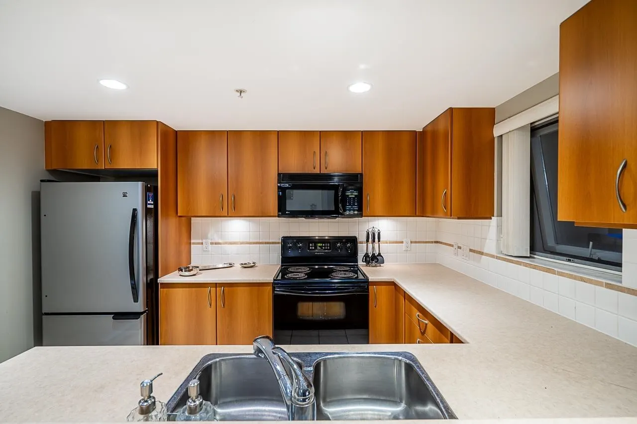 235 Guildford Way #1105