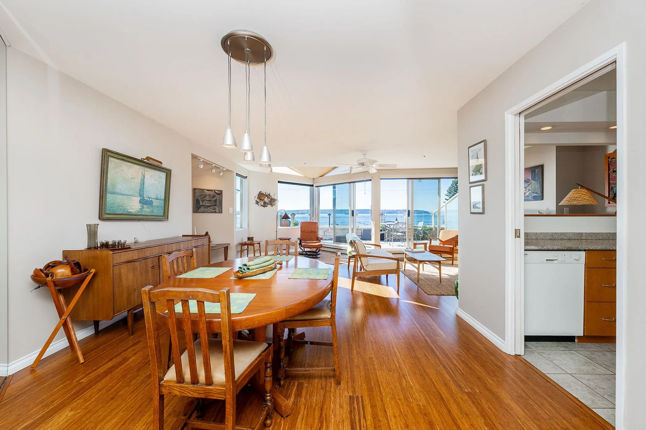 2433 Bellevue Avenue #201