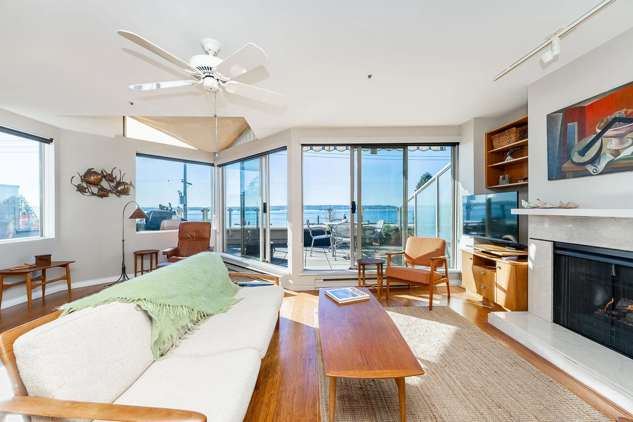 2433 Bellevue Avenue #201