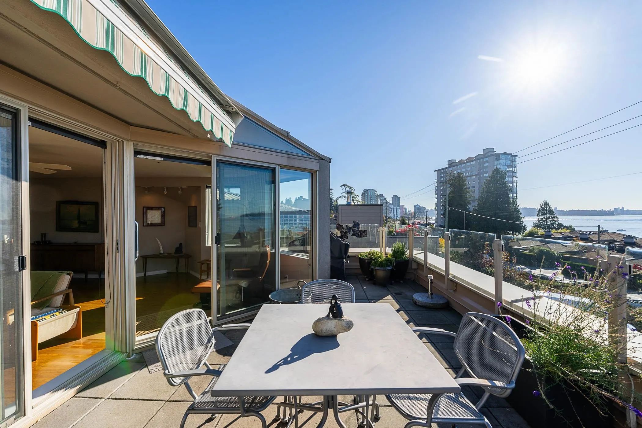 2433 Bellevue Avenue #201