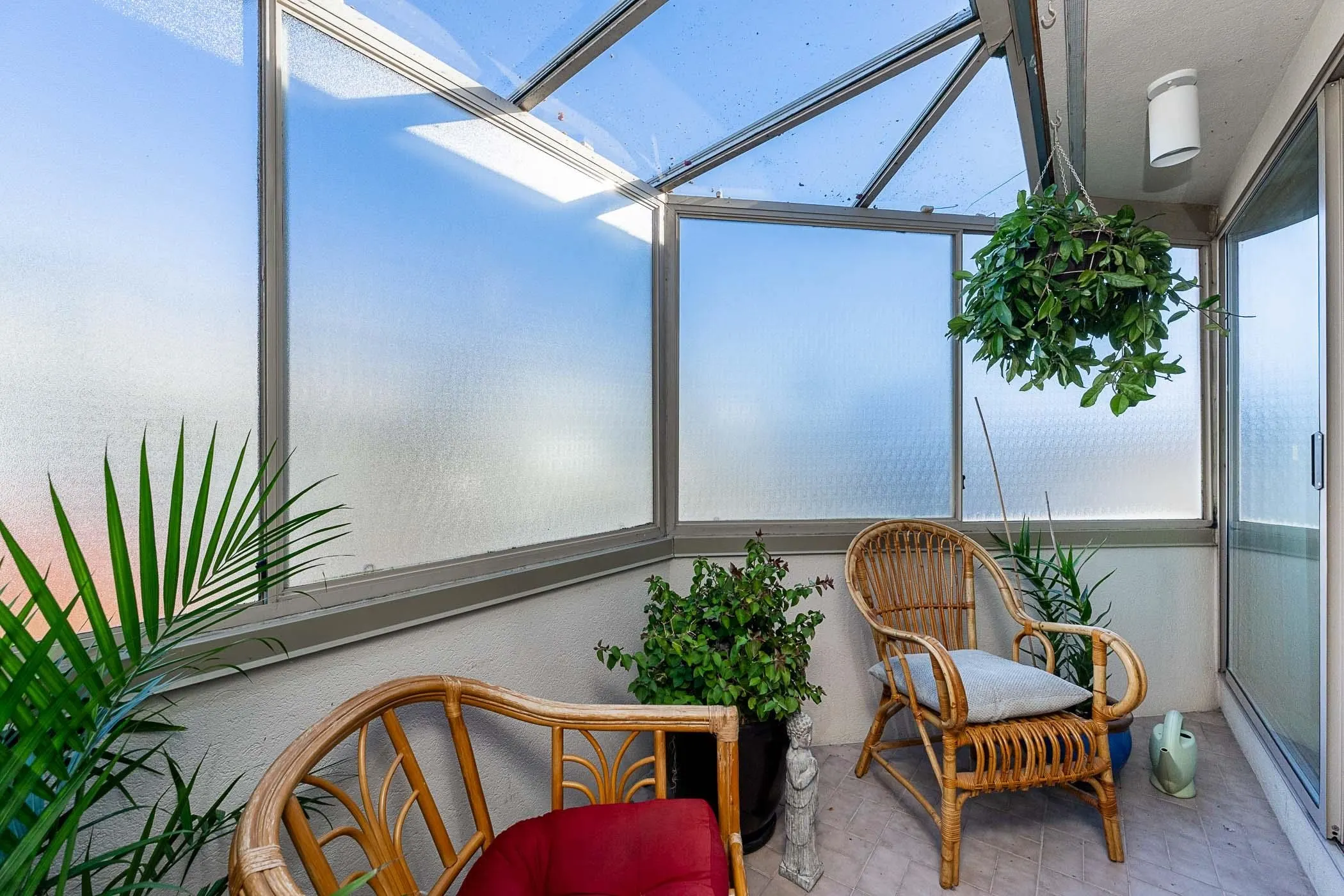 2433 Bellevue Avenue #201