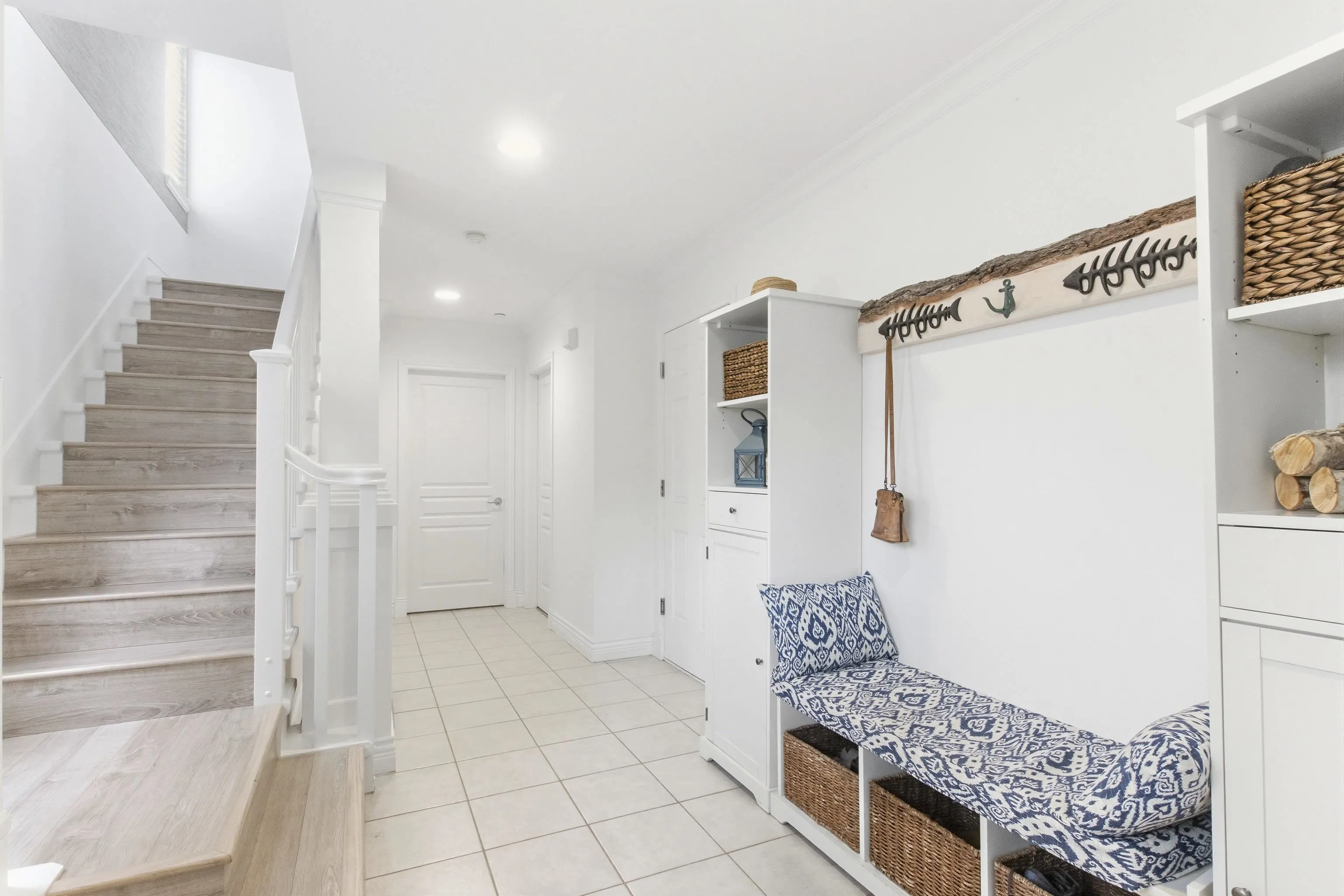 25 Whitecap Court