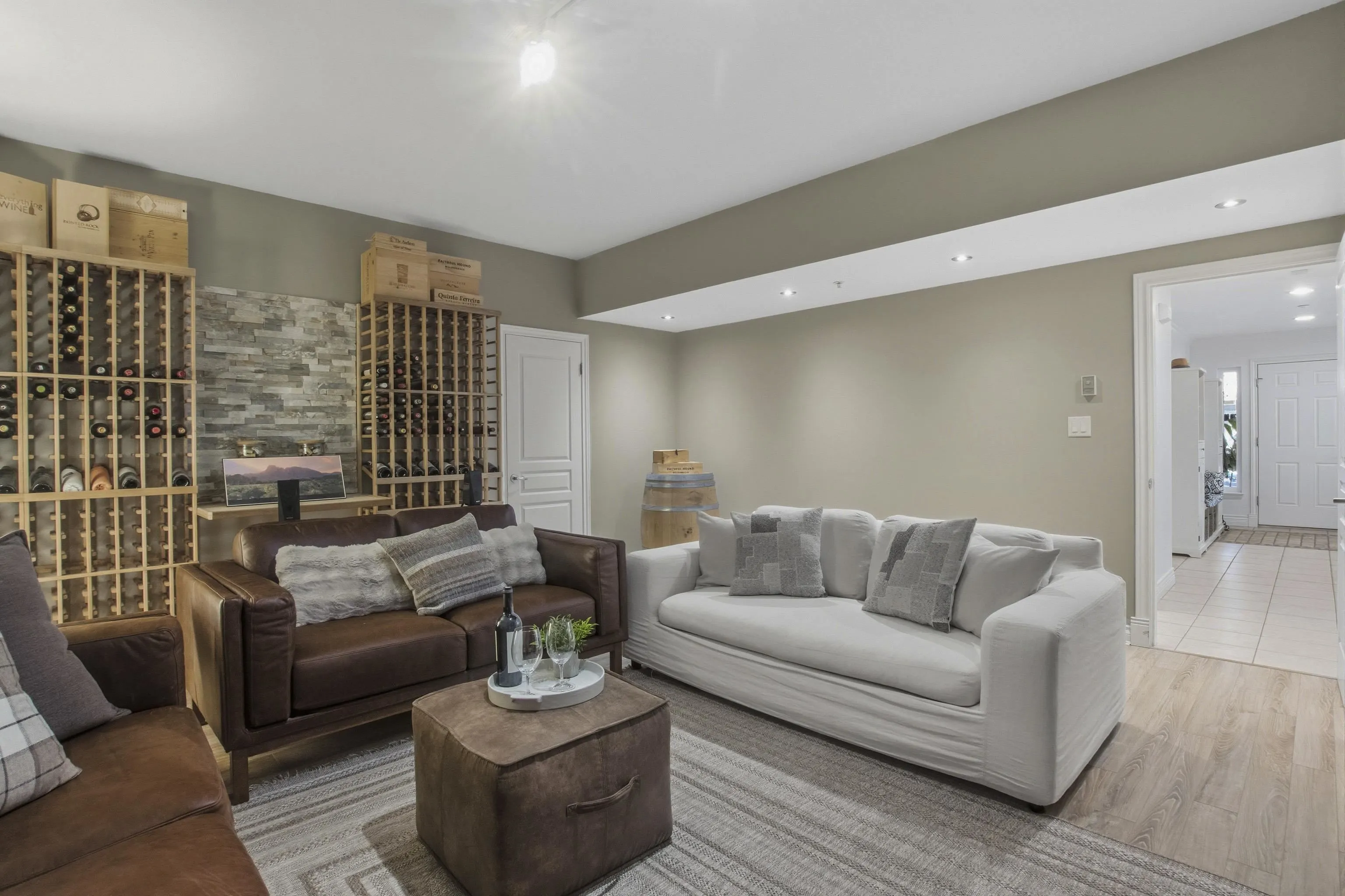 25 Whitecap Court