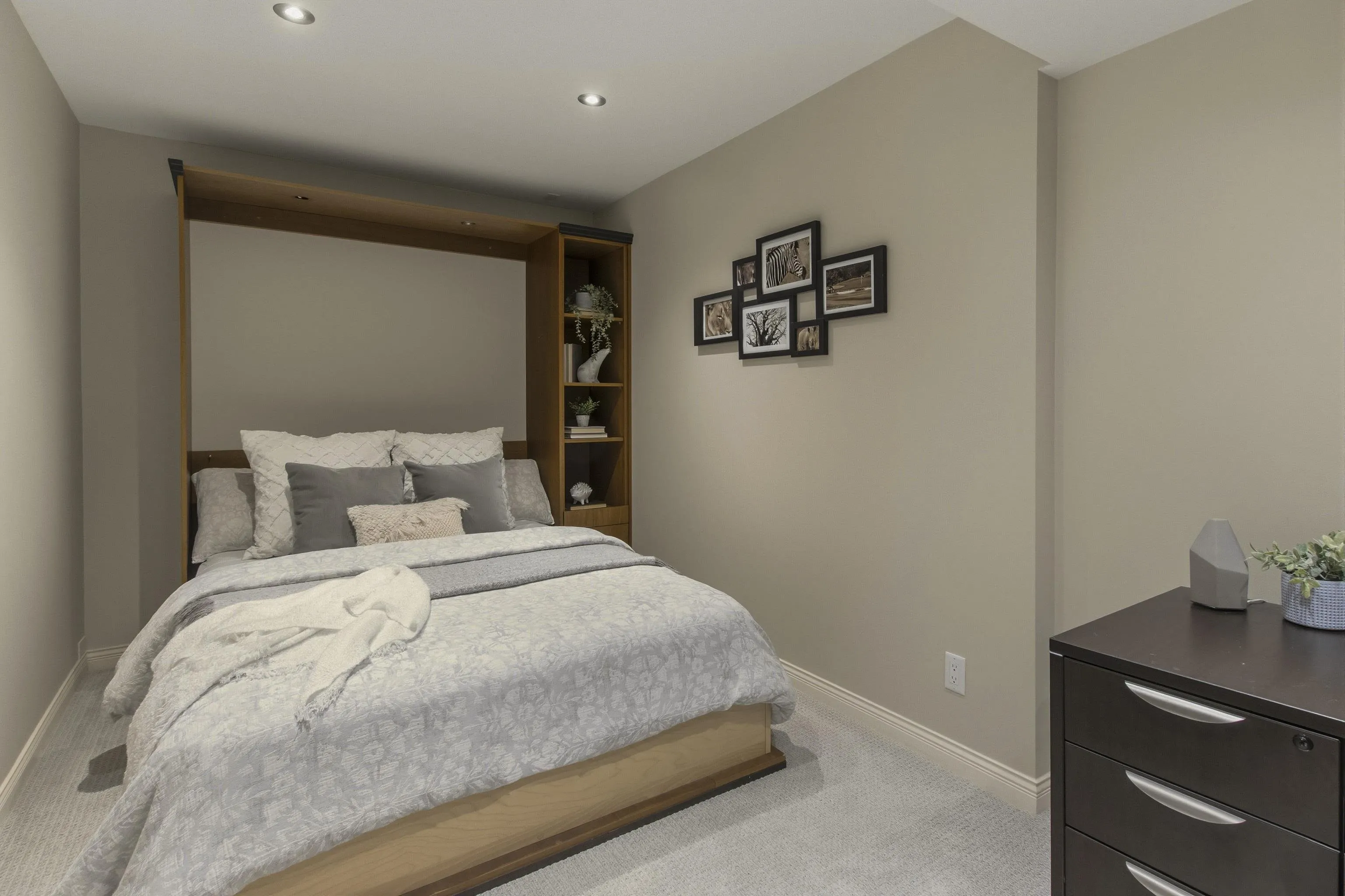 25 Whitecap Court