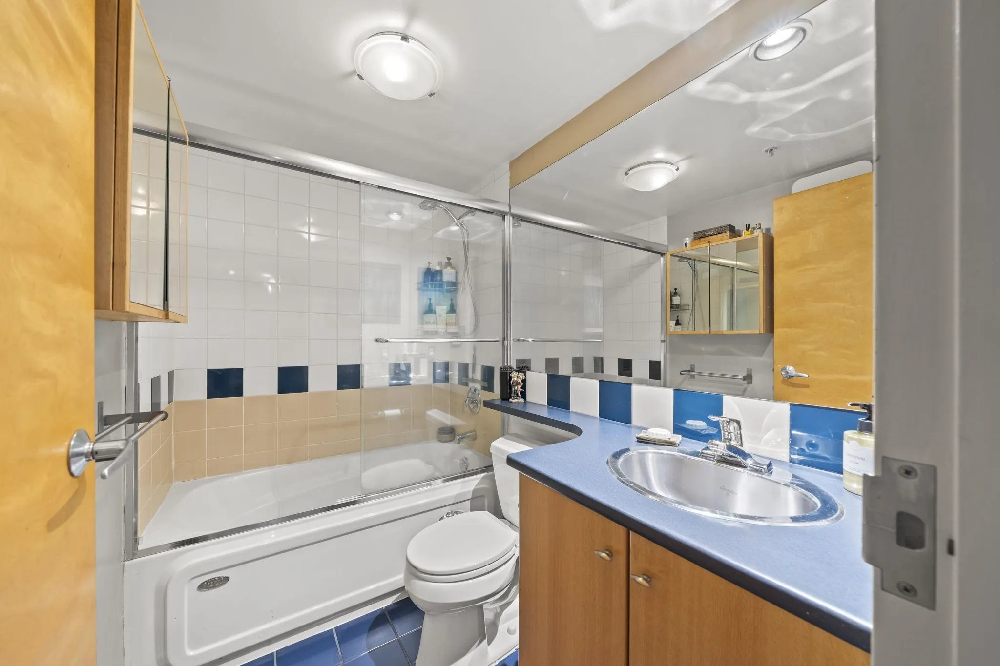 933 Seymour Street #303