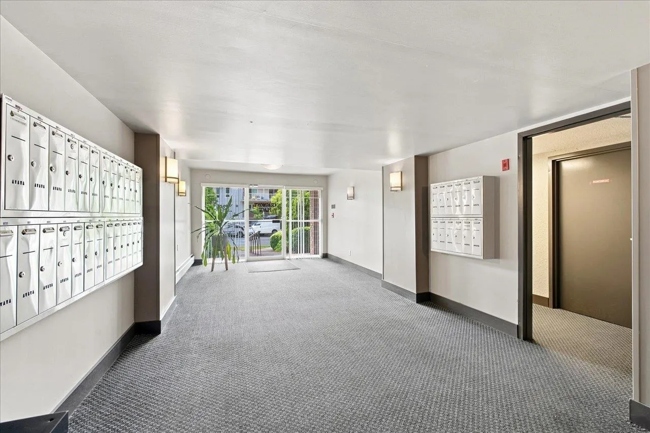 236 W 2nd Street #207