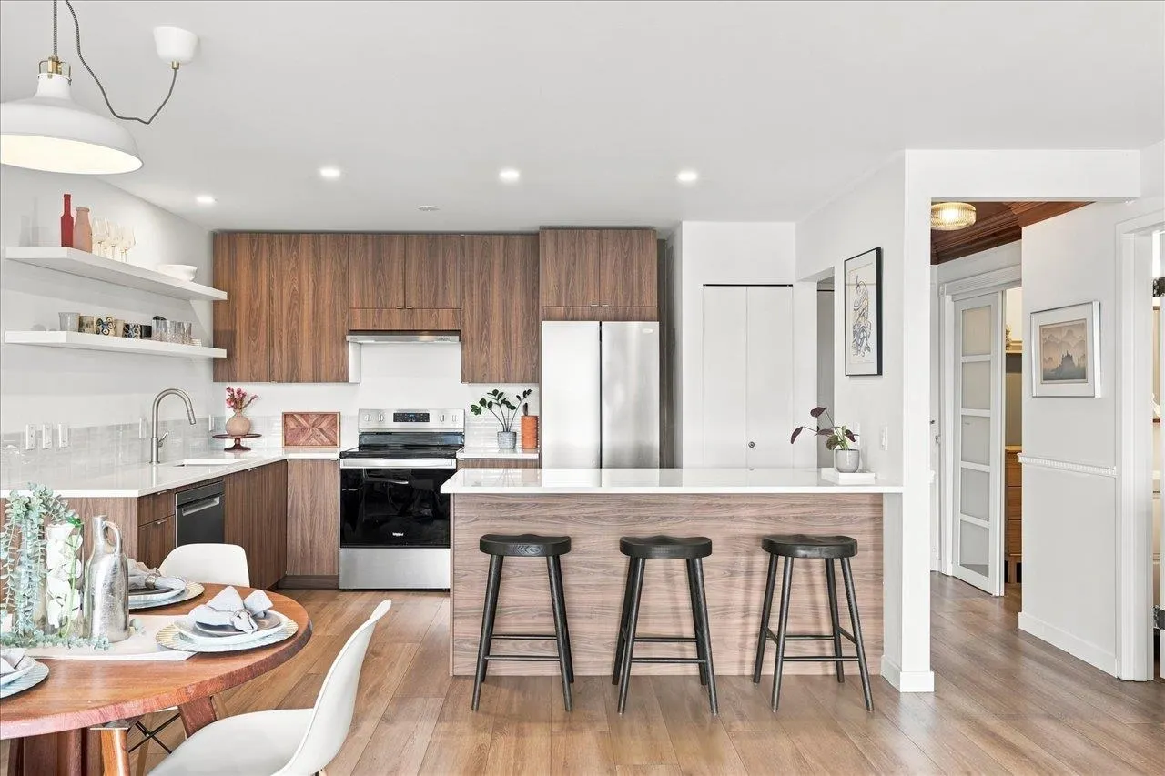 236 W 2nd Street #207