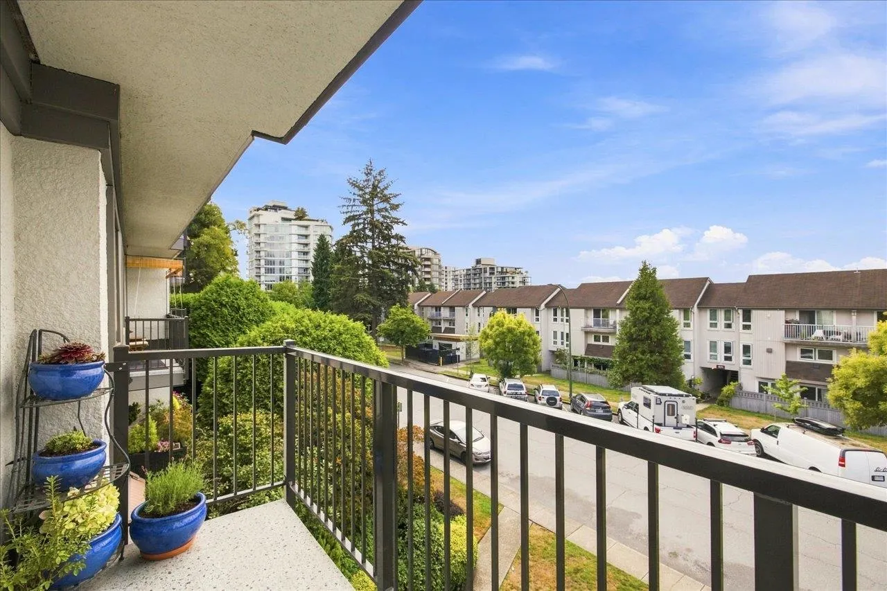 236 W 2nd Street #207