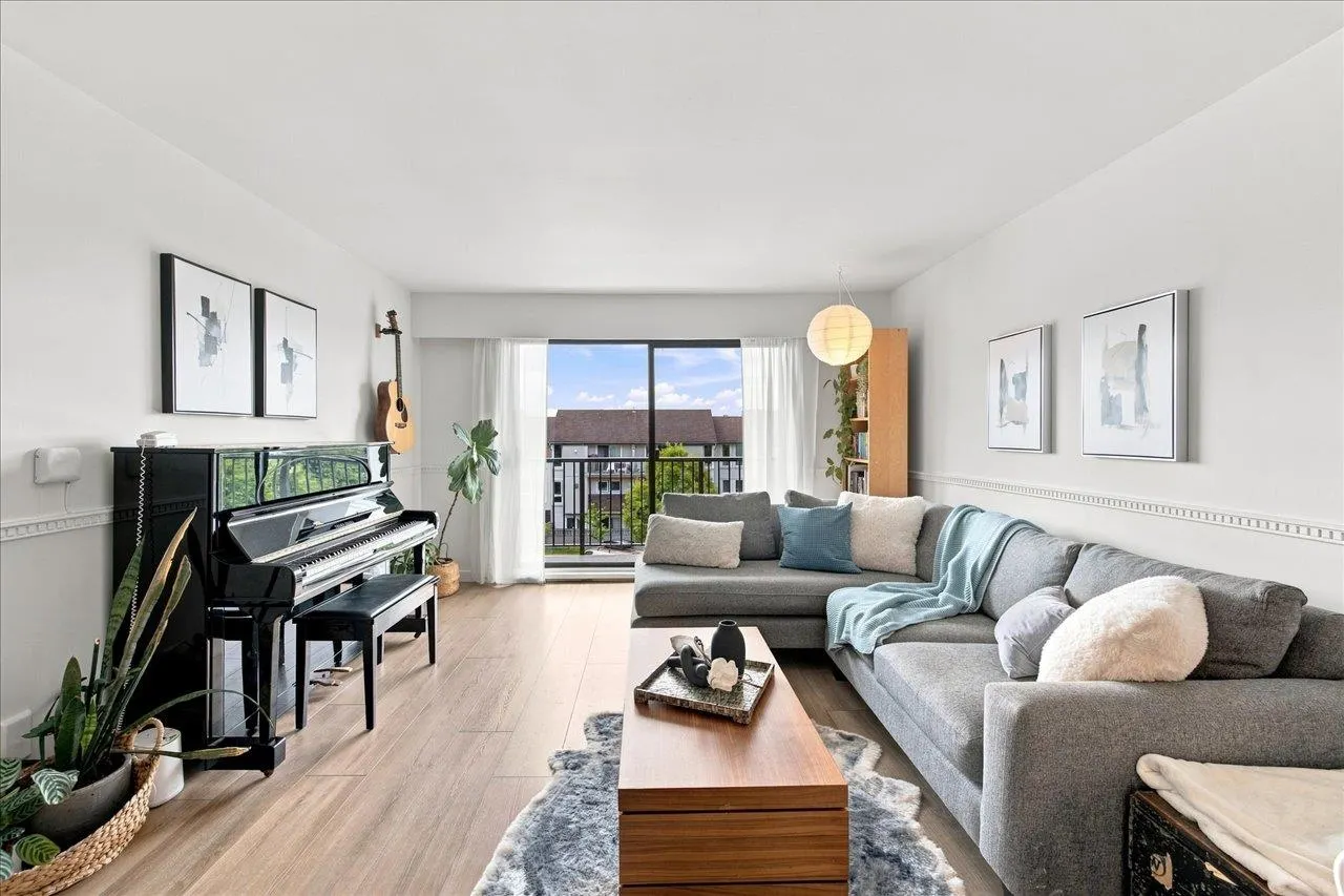 236 W 2nd Street #207