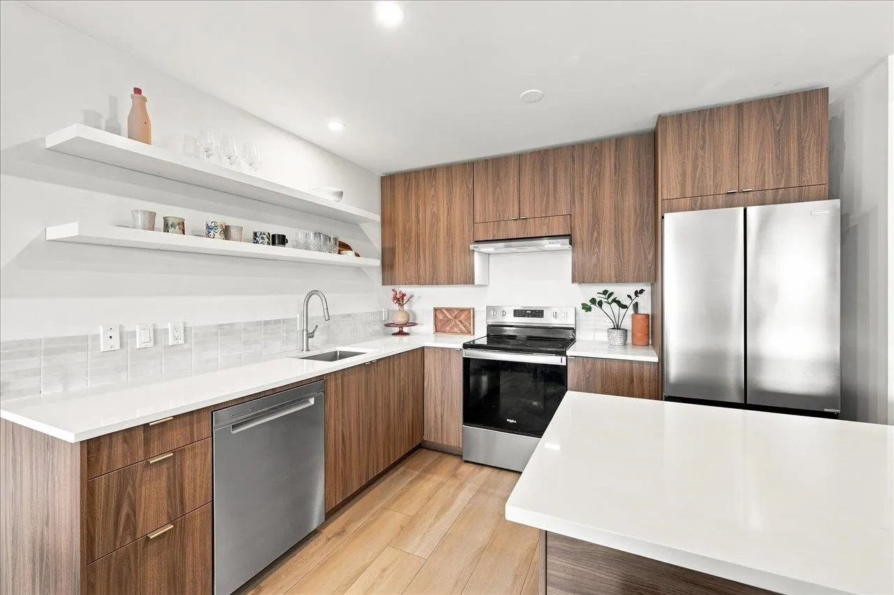 236 W 2nd Street #207
