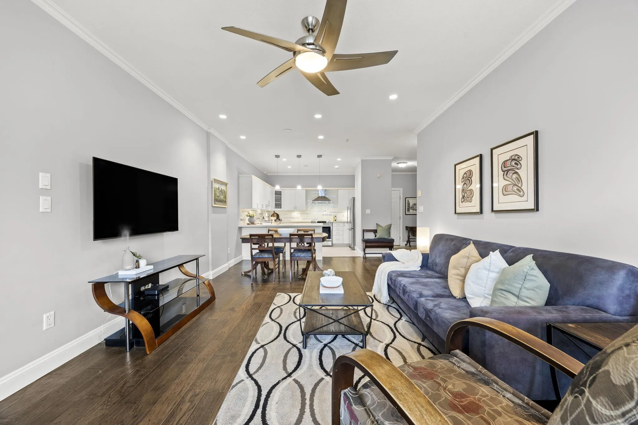121 Shoreline Circle #103