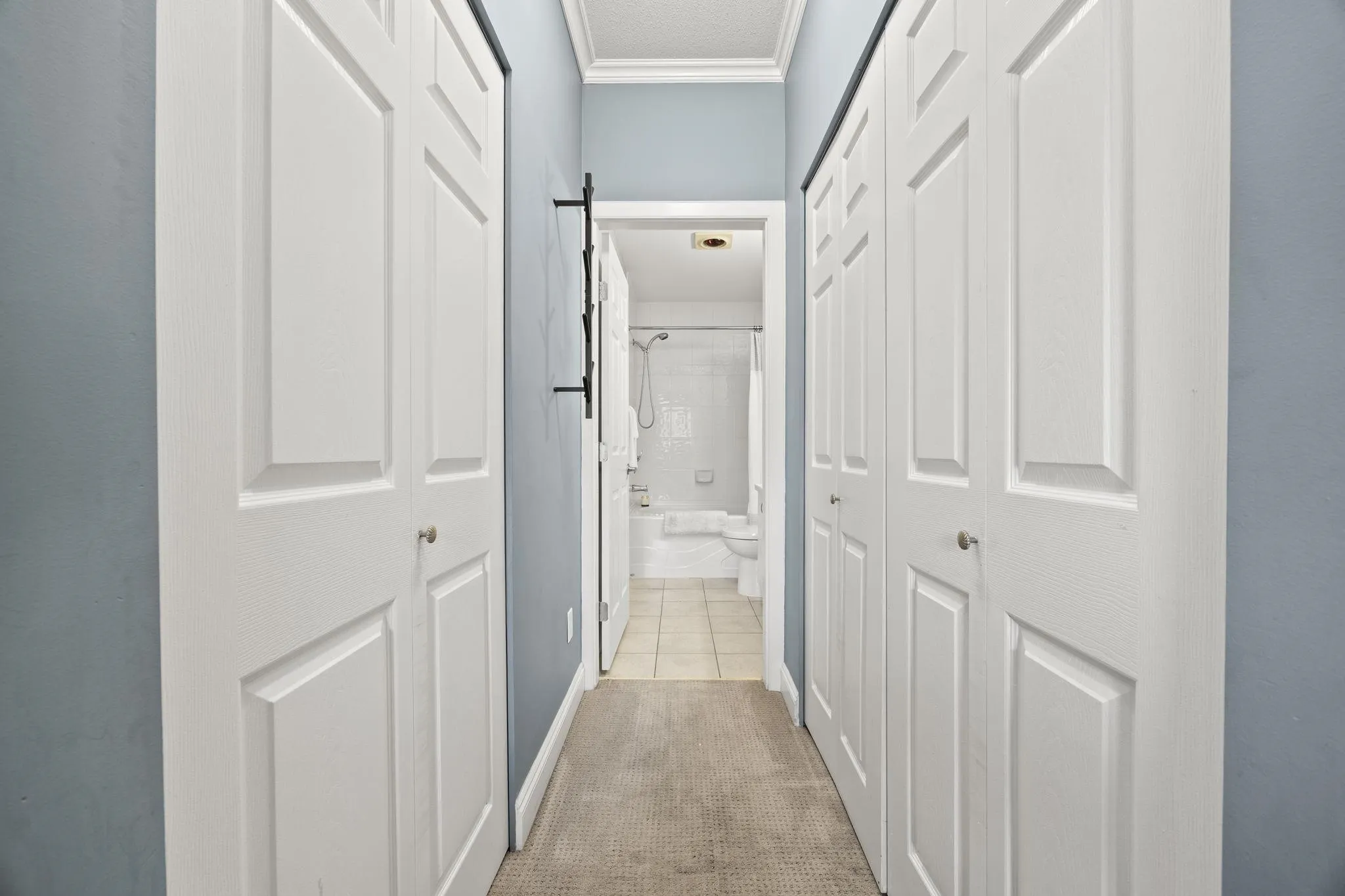 121 Shoreline Circle #103
