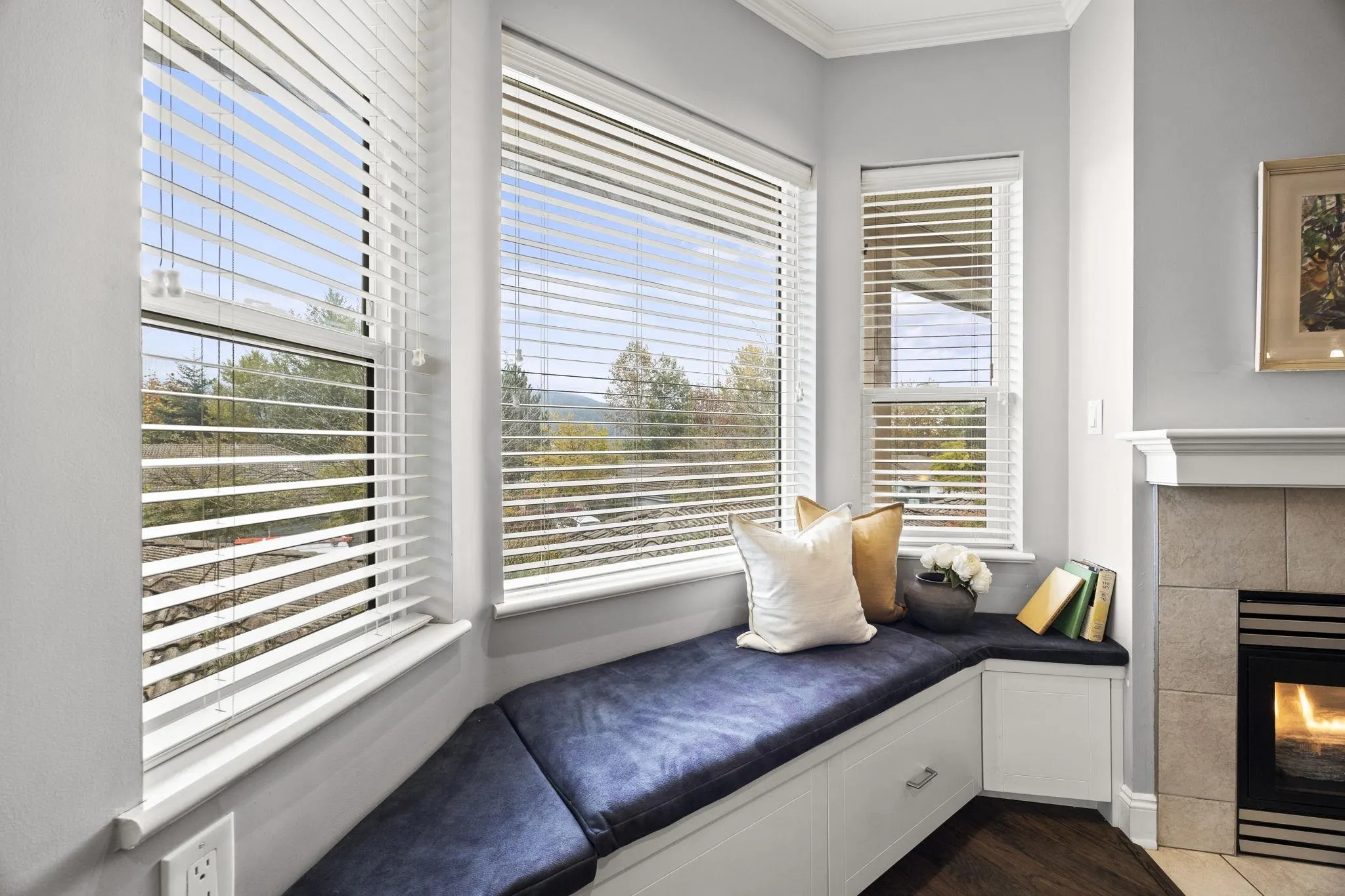 121 Shoreline Circle #103