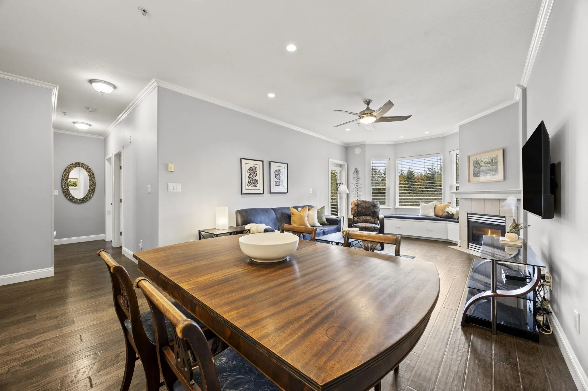 121 Shoreline Circle #103