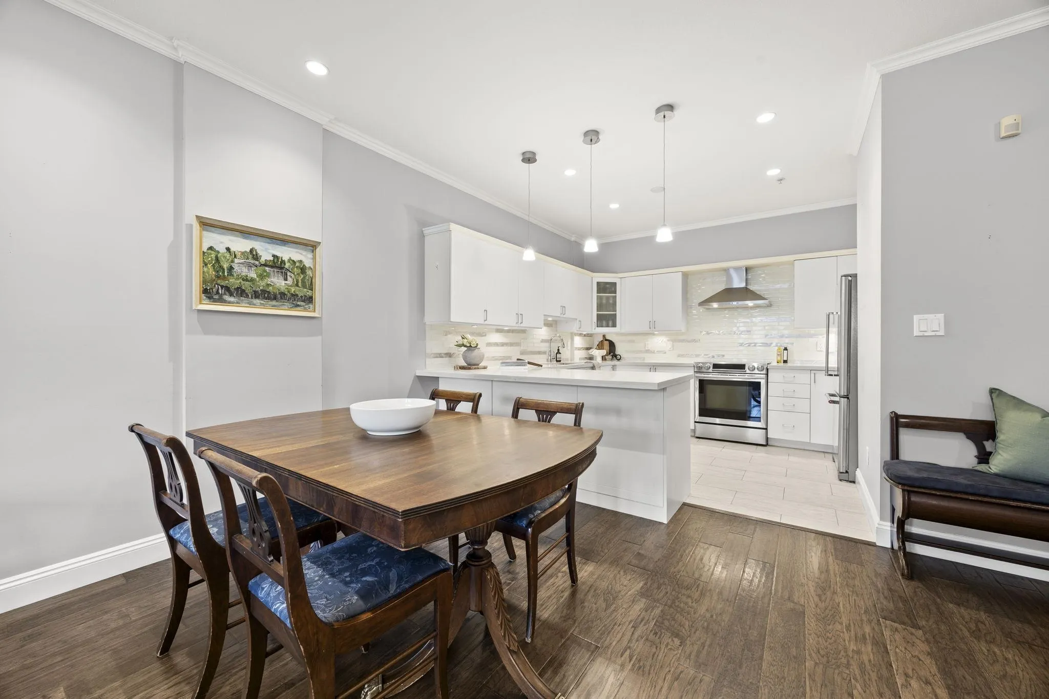 121 Shoreline Circle #103