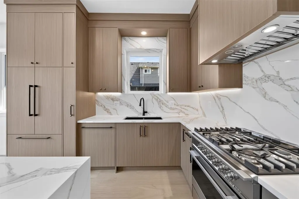 847 E 10th Avenue #2