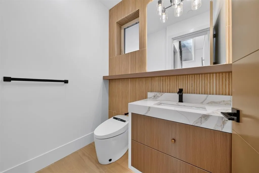 847 E 10th Avenue #2