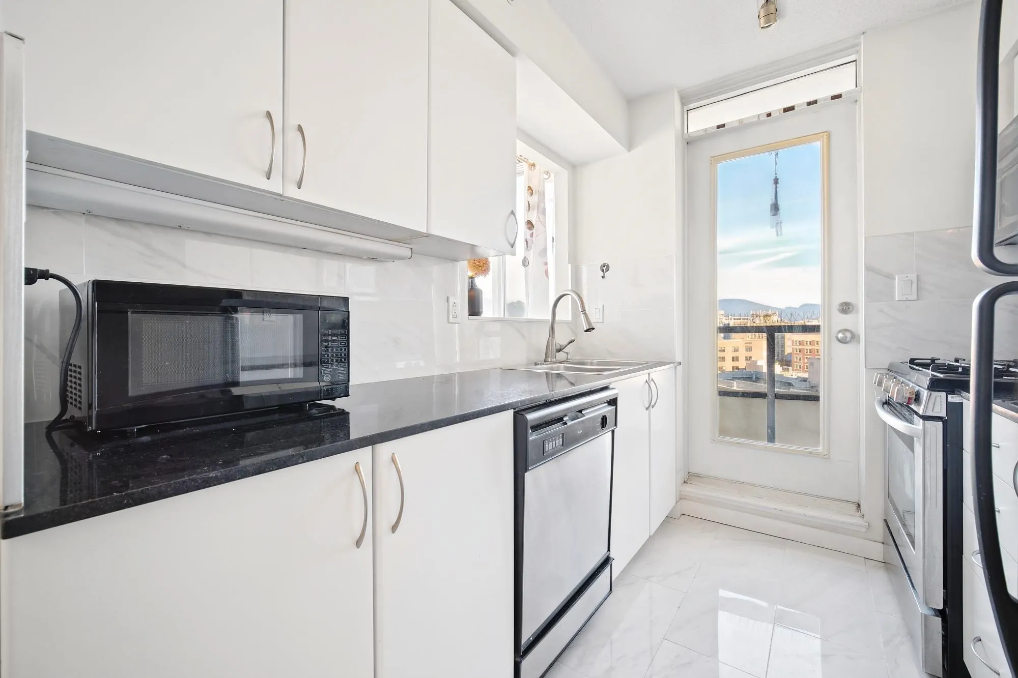 63 Keefer Place #110X