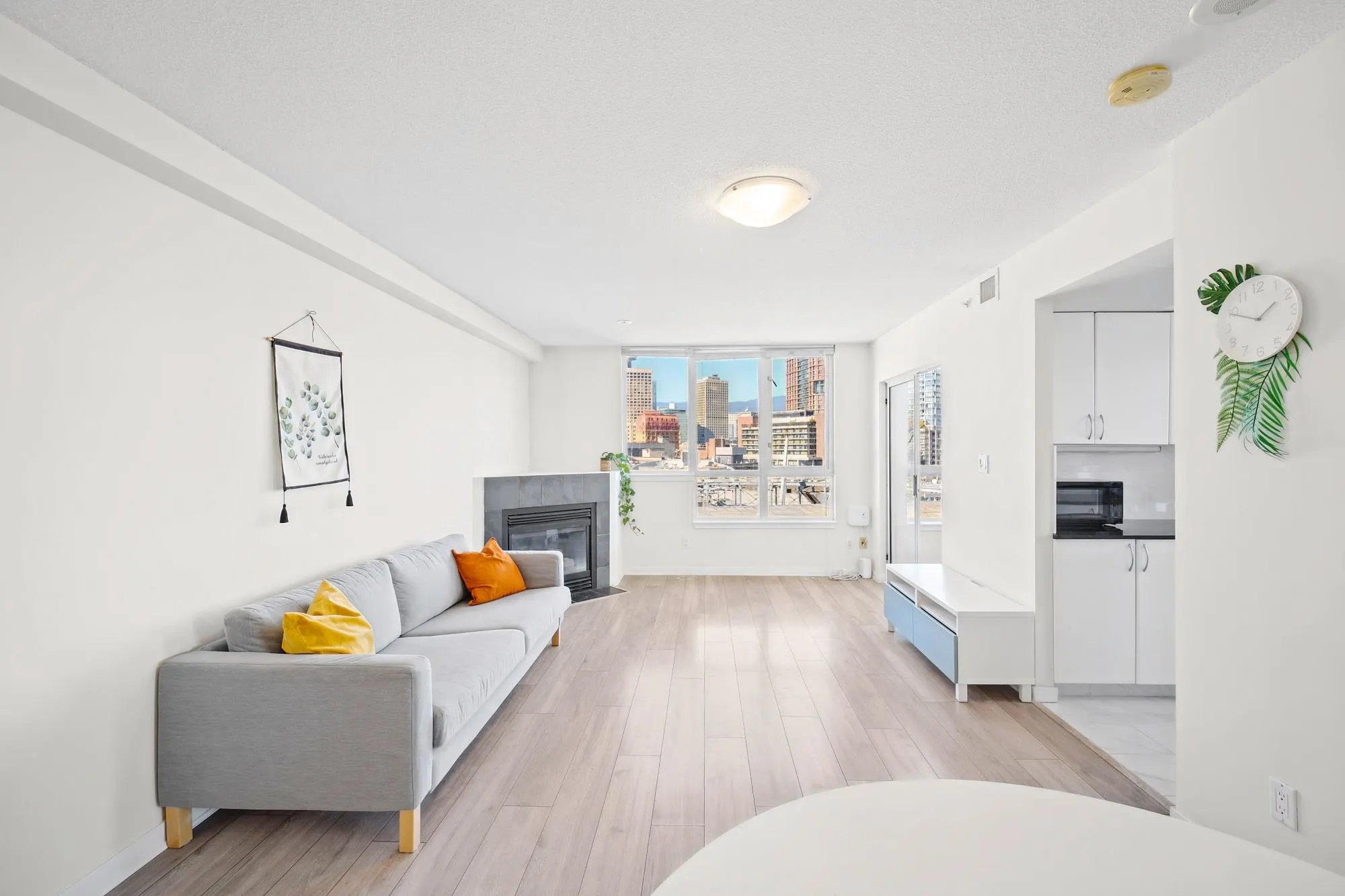 63 Keefer Place #110X