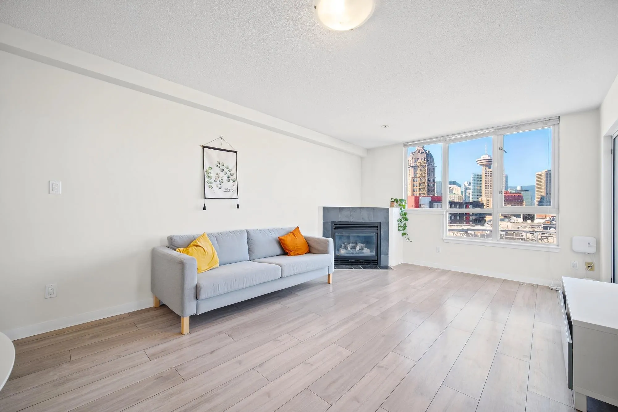 63 Keefer Place #110X