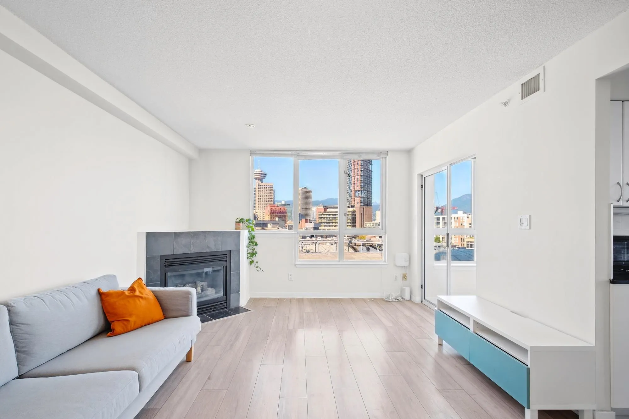 63 Keefer Place #110X