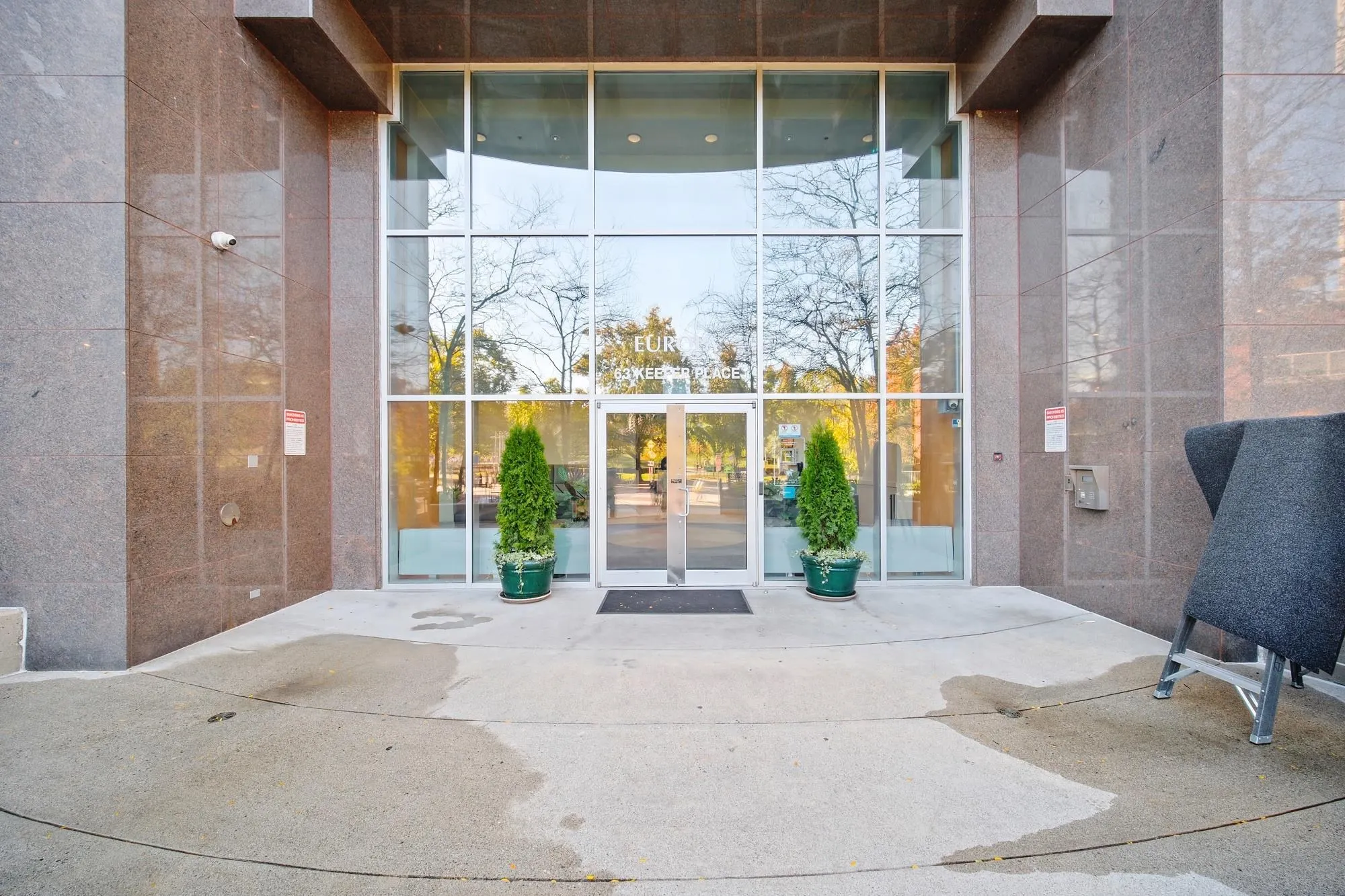 63 Keefer Place #110X